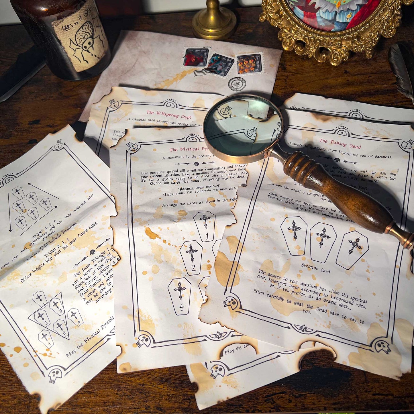 The Ghastly Lenormand - Hunted Graveyard Edition